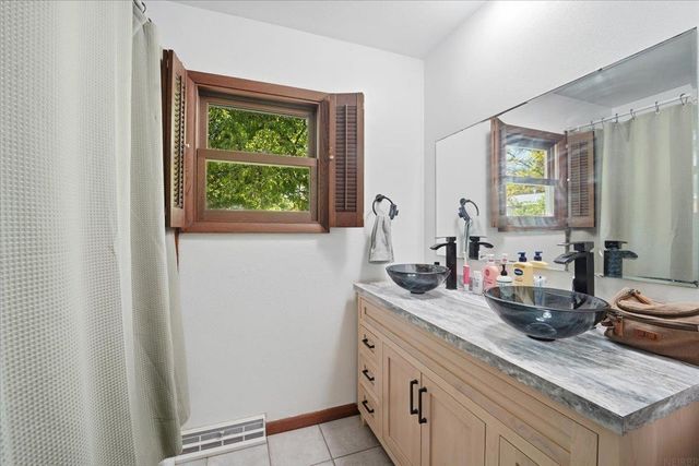 1416 Hillcrest Drive, Waverly, IA 50677