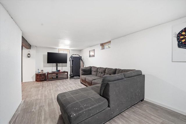 1416 Hillcrest Drive, Waverly, IA 50677