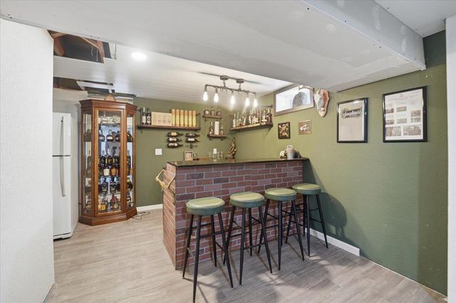 1416 Hillcrest Drive, Waverly, IA 50677
