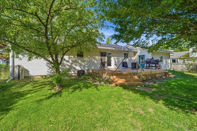 1416 Hillcrest Drive, Waverly, IA 50677