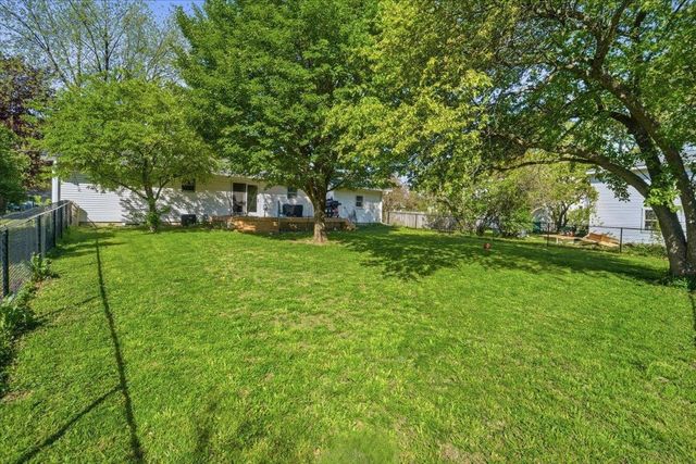 1416 Hillcrest Drive, Waverly, IA 50677