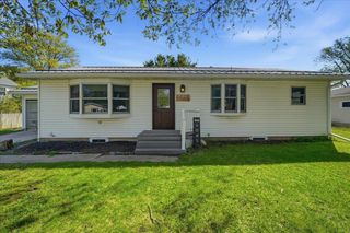 1416 Hillcrest Drive, Waverly, IA 50677