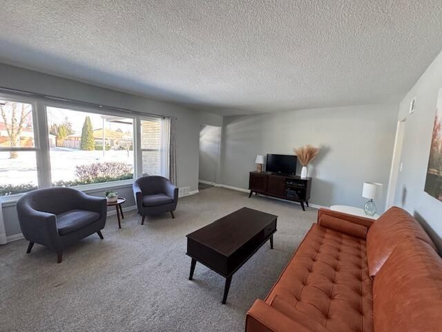 5637 S Quality AVENUE, Cudahy, WI 53110