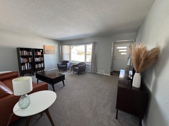 5637 S Quality AVENUE, Cudahy, WI 53110