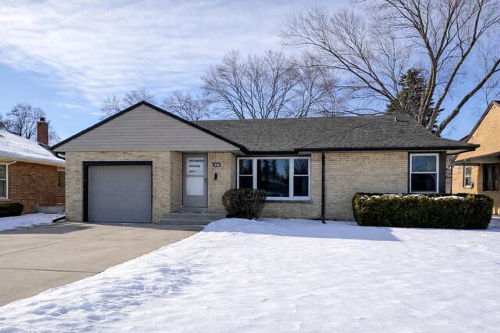 5637 S Quality AVENUE, Cudahy, WI 53110