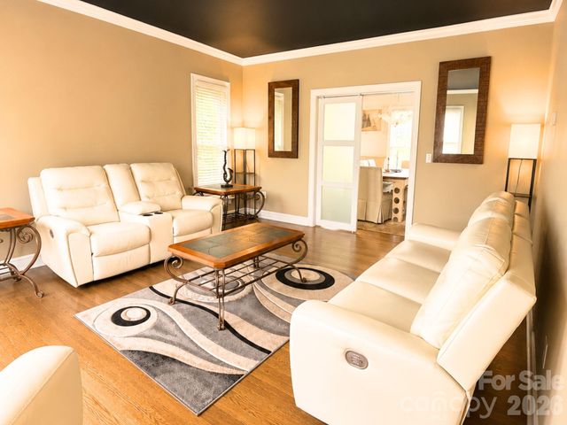 4215 3rd Street NW, Hickory, NC 28601
