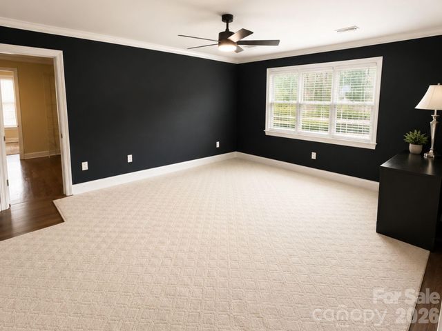 4215 3rd Street NW, Hickory, NC 28601