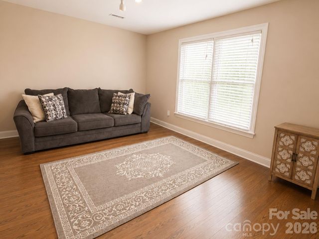 4215 3rd Street NW, Hickory, NC 28601