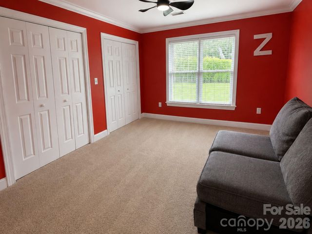 4215 3rd Street NW, Hickory, NC 28601