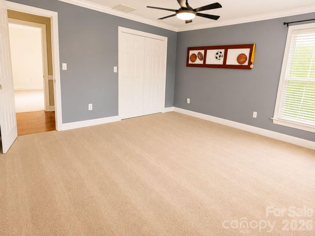 4215 3rd Street NW, Hickory, NC 28601