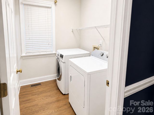 4215 3rd Street NW, Hickory, NC 28601