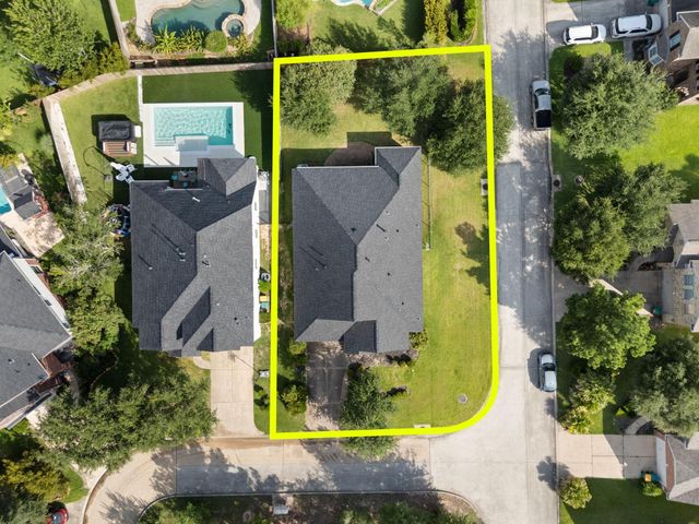 15 Tillamook Court, Spring, TX 77389