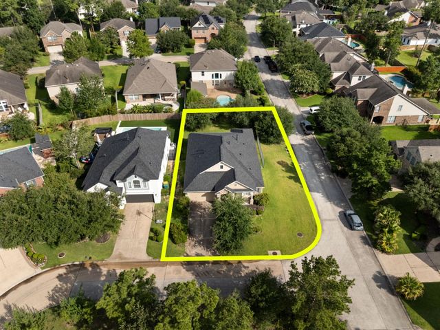 15 Tillamook Court, Spring, TX 77389