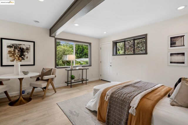 3903 Canon Ave, Oakland, CA 94602
