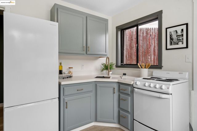 3903 Canon Ave, Oakland, CA 94602