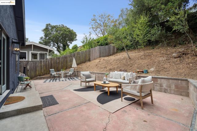 3903 Canon Ave, Oakland, CA 94602