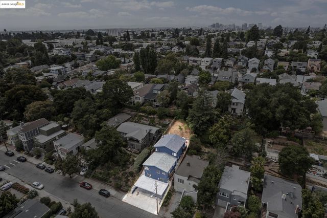 3903 Canon Ave, Oakland, CA 94602