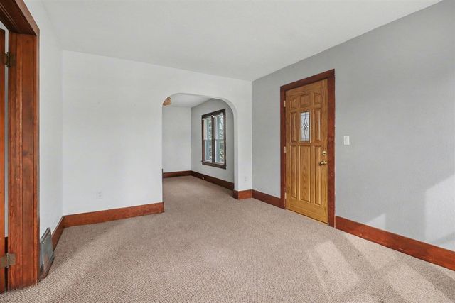 306 E Tinkham Avenue, Ludington, MI 49431