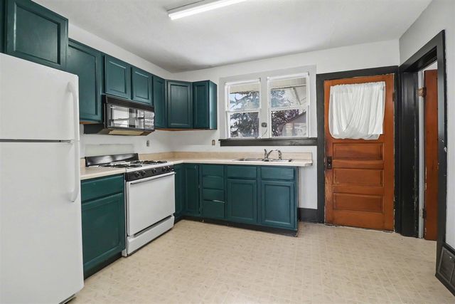 306 E Tinkham Avenue, Ludington, MI 49431