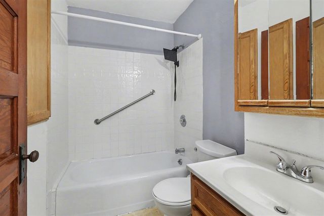 306 E Tinkham Avenue, Ludington, MI 49431