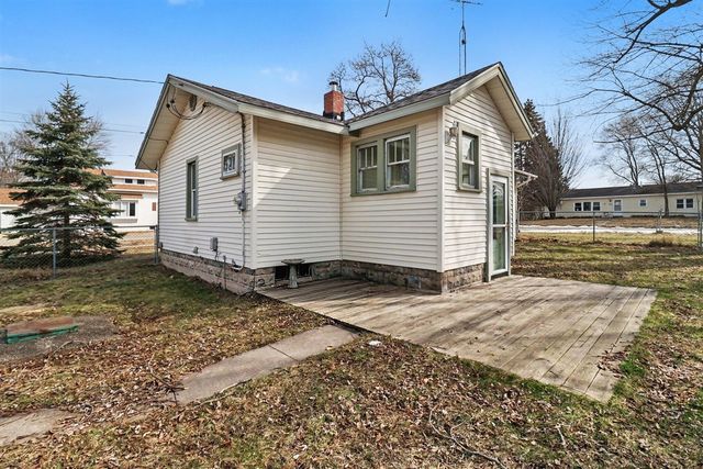 306 E Tinkham Avenue, Ludington, MI 49431