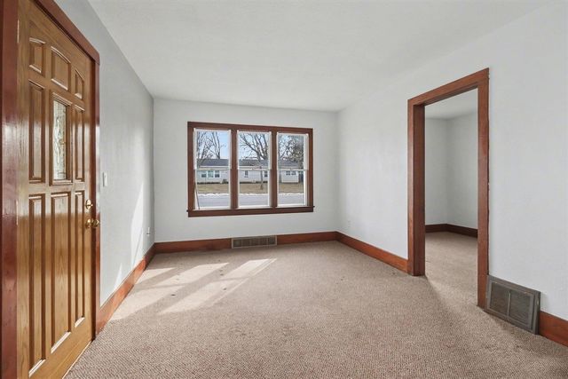 306 E Tinkham Avenue, Ludington, MI 49431