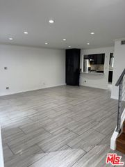 6511 Wystone Avenue 3, Reseda, CA 91335