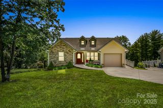 862 Asbury Road, Candler, NC 28715