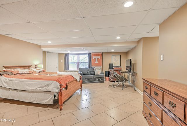 525 Cheyenne Road, Bristol, VA 24201