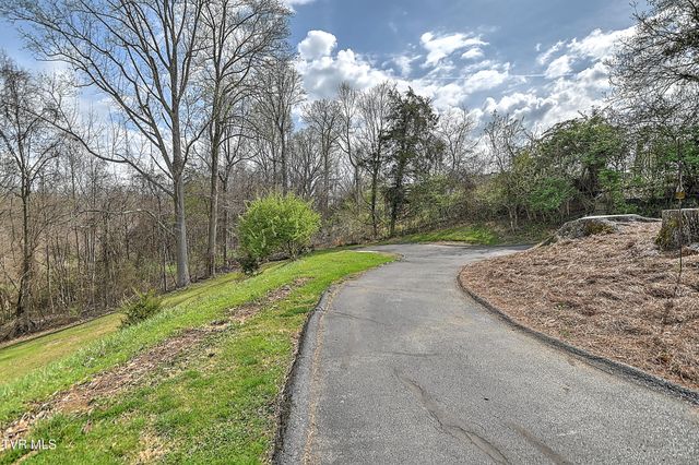 525 Cheyenne Road, Bristol, VA 24201