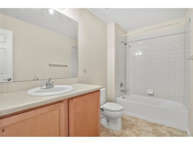 546 Lost Valley Pt, Castle Rock, CO 80108