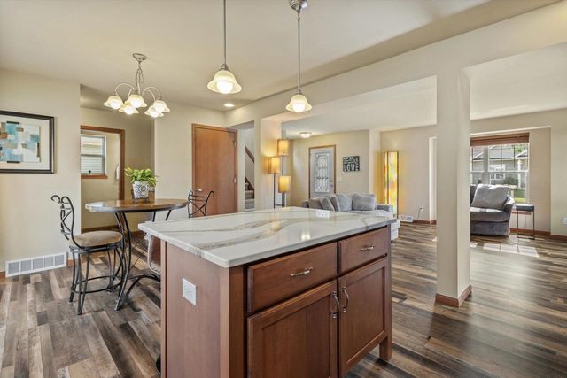 209 Shady Leaf Road, Madison, WI 53718