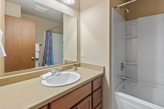 209 Shady Leaf Road, Madison, WI 53718
