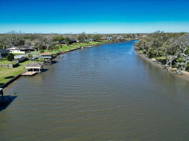 122 Vivian Street, Brazoria, TX 77422