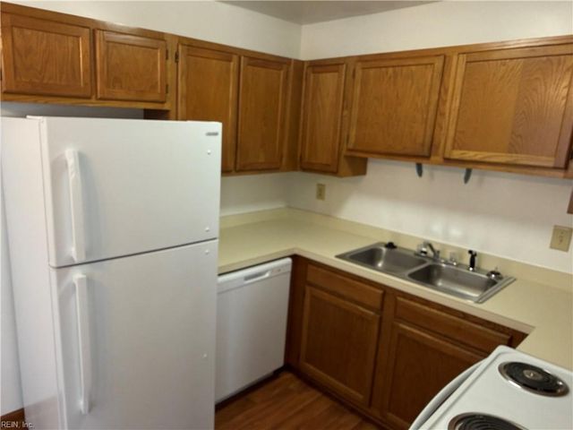 3464 Clover Meadows DR, Chesapeake, VA 23321