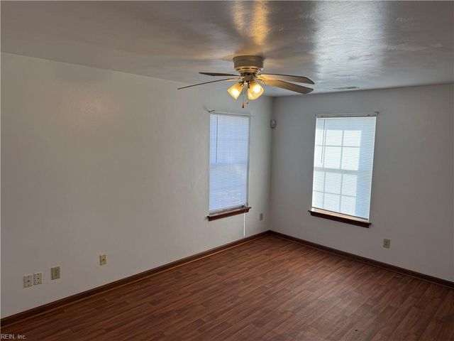 3464 Clover Meadows DR, Chesapeake, VA 23321