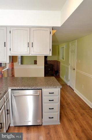 2527 VALLEY DR, Lancaster, PA 17603