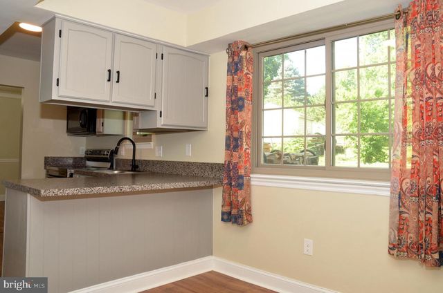 2527 VALLEY DR, Lancaster, PA 17603