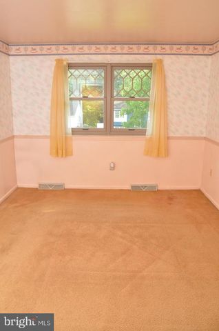 2527 VALLEY DR, Lancaster, PA 17603