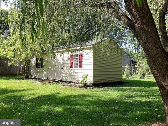 2527 VALLEY DR, Lancaster, PA 17603