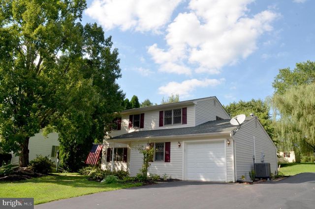 2527 VALLEY DR, Lancaster, PA 17603