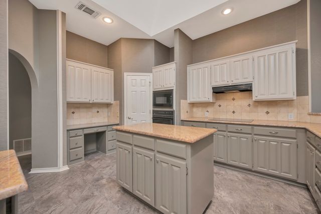 4731 Saddlebrook Drive, Benbrook, TX 76116
