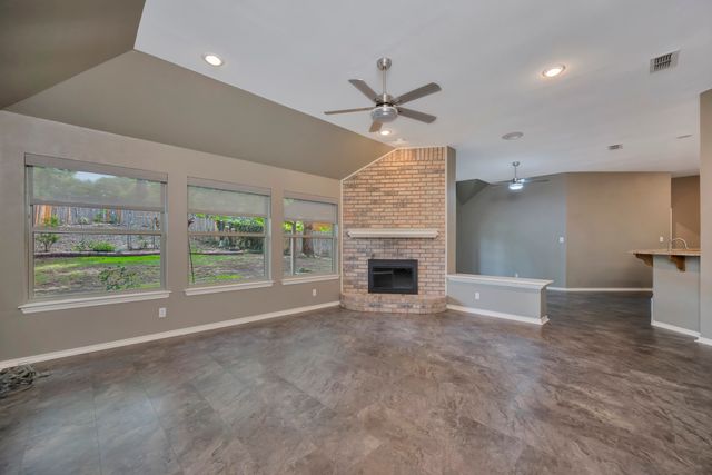 4731 Saddlebrook Drive, Benbrook, TX 76116