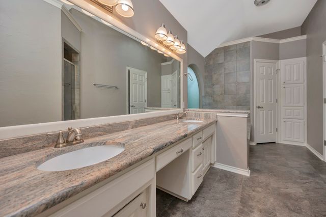 4731 Saddlebrook Drive, Benbrook, TX 76116