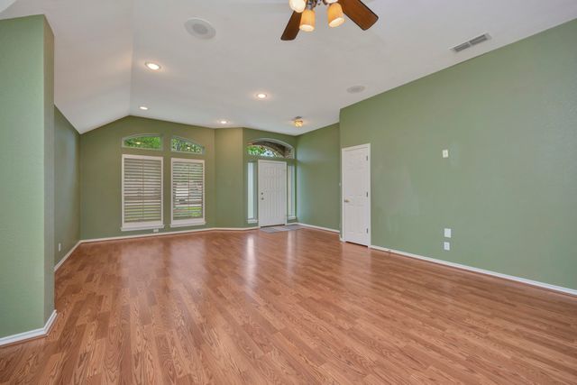4731 Saddlebrook Drive, Benbrook, TX 76116