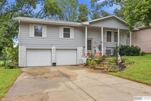 3818 N 95th Street, Omaha, NE 68134