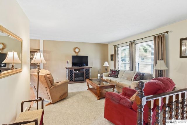 3818 N 95th Street, Omaha, NE 68134