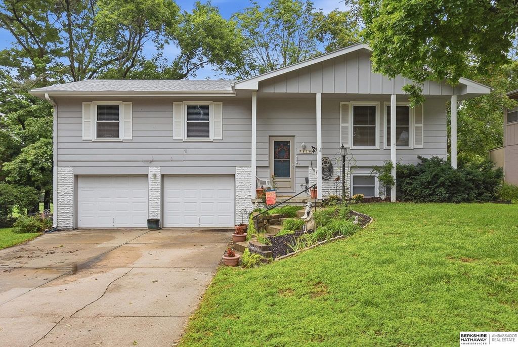 3818 N 95th Street, Omaha, NE 68134