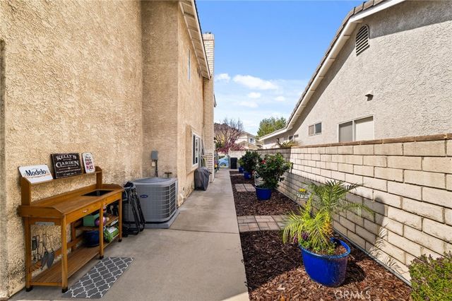 831 Arbor Cir, La Verne, CA 91750