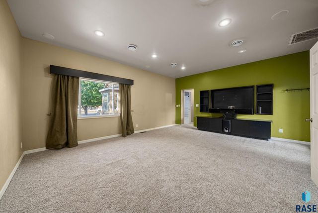 504 S 5th Ave Avenue, Sioux Falls, SD 57104